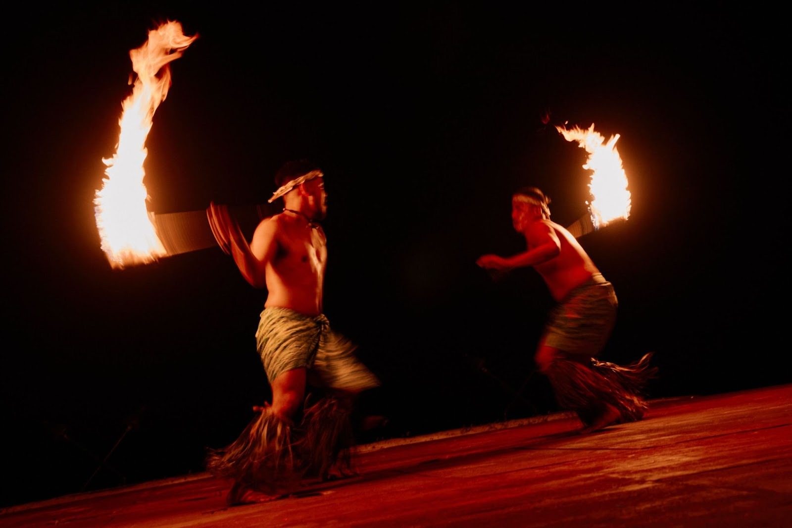 ファイヤーナイフダンス