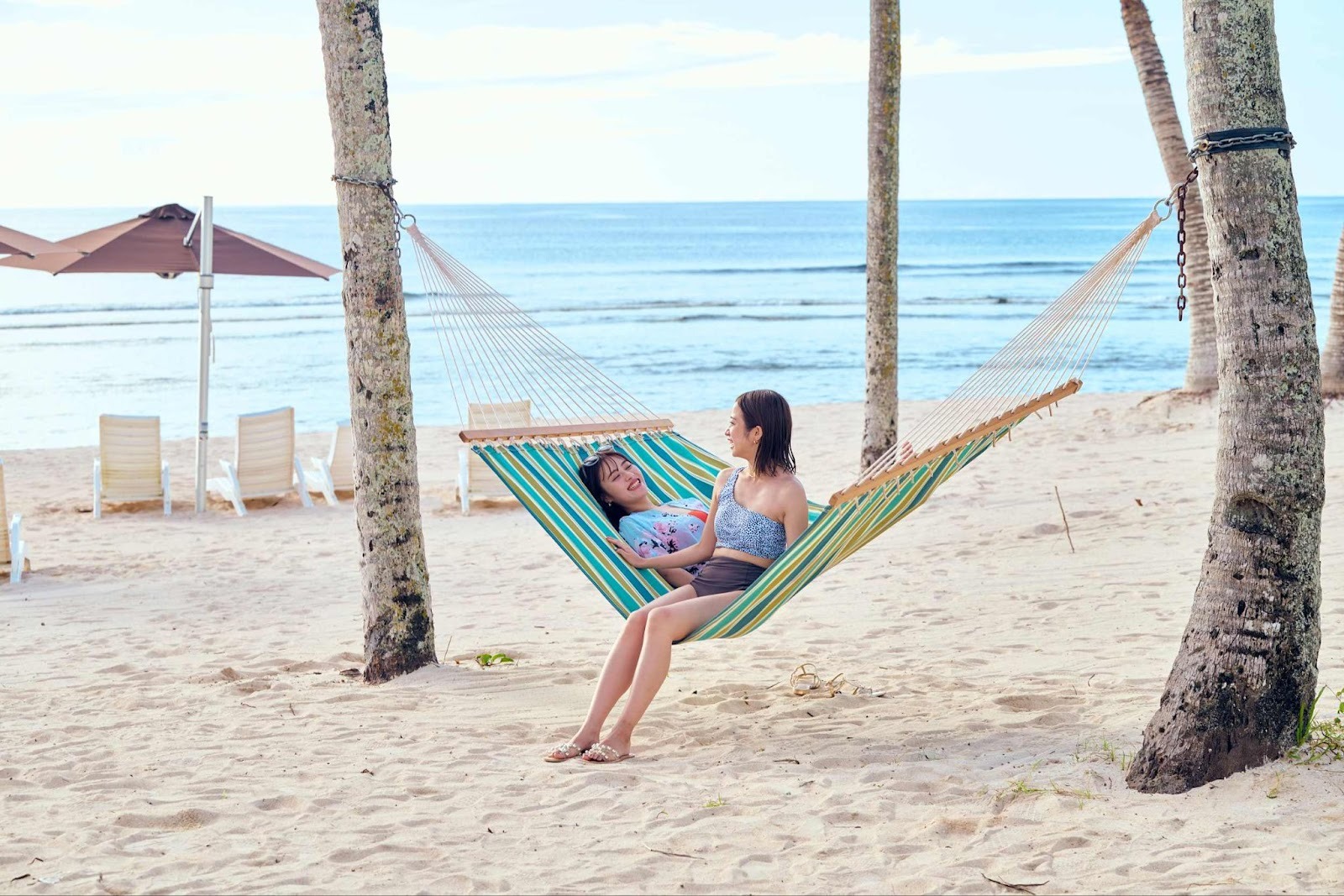 ビーチのハンモック