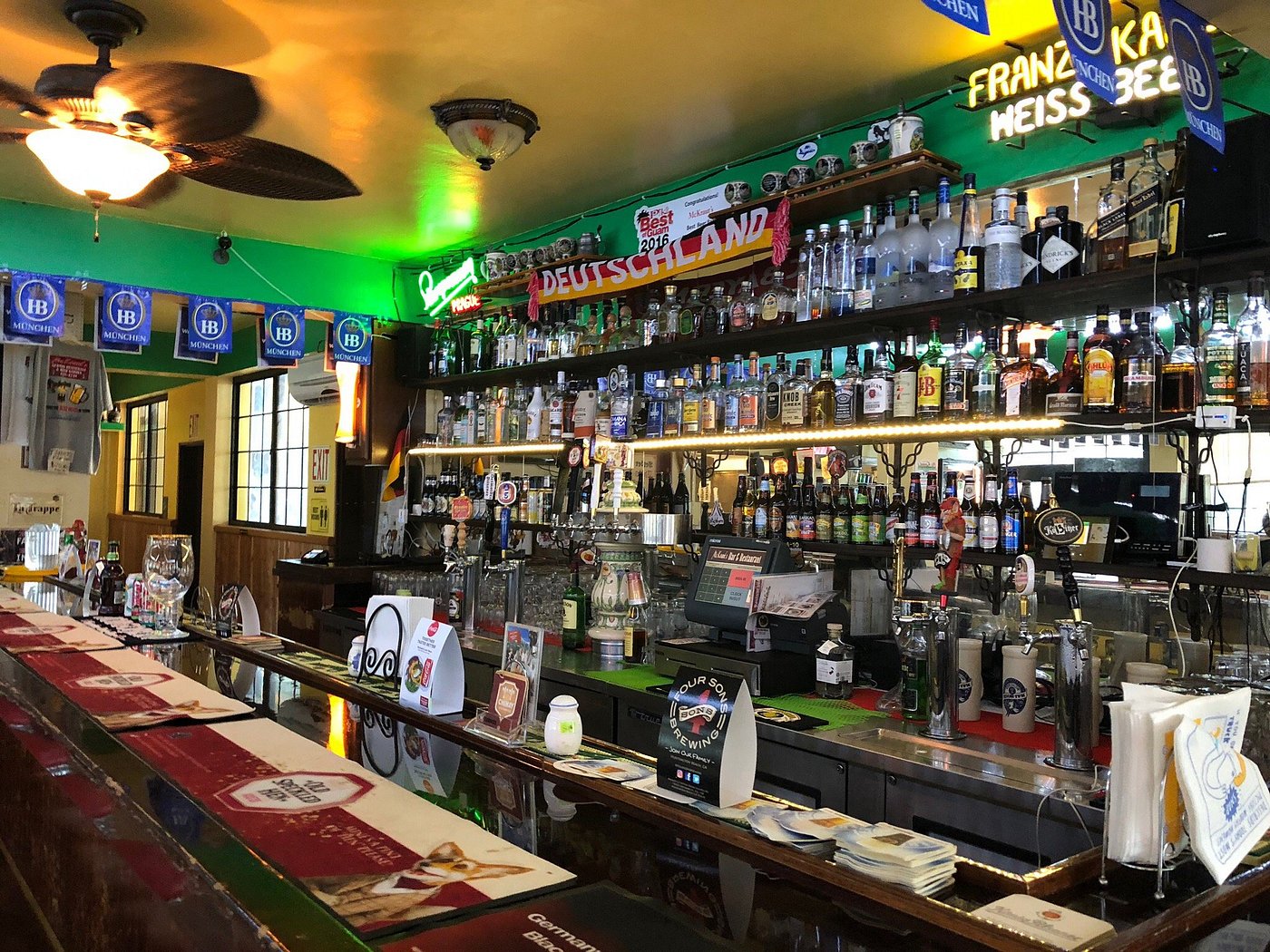 マクラウツのバーカウンター