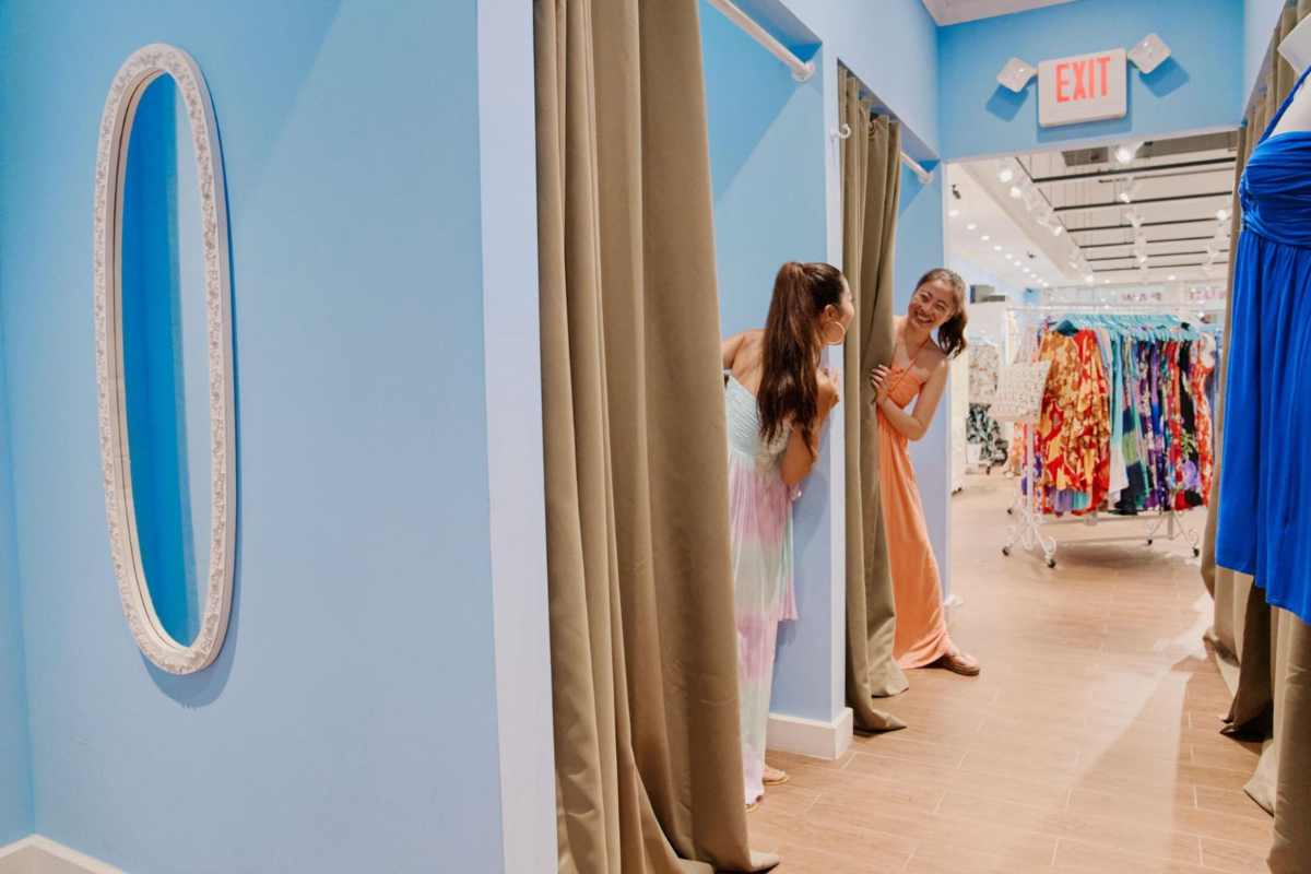 アパレルショップの試着室