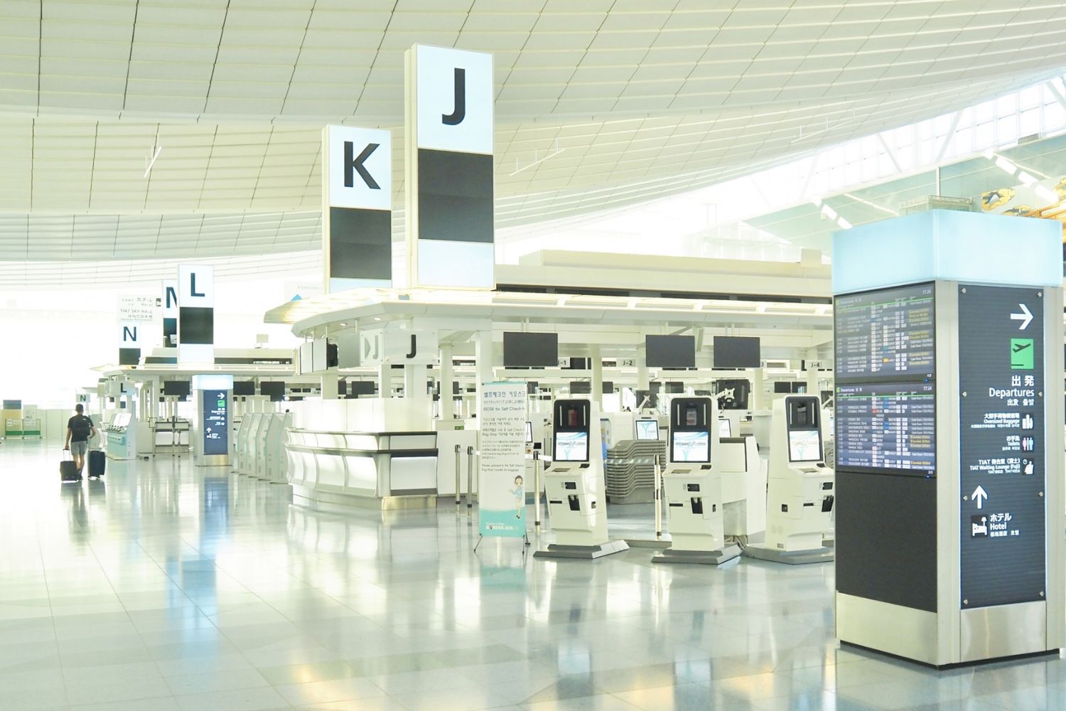 羽田空港のチェックインカウンター